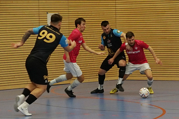 Immer wieder konnten die Freiburger die Angriffe der Futsallöwen stoppen. Foto: Joachim Mentel